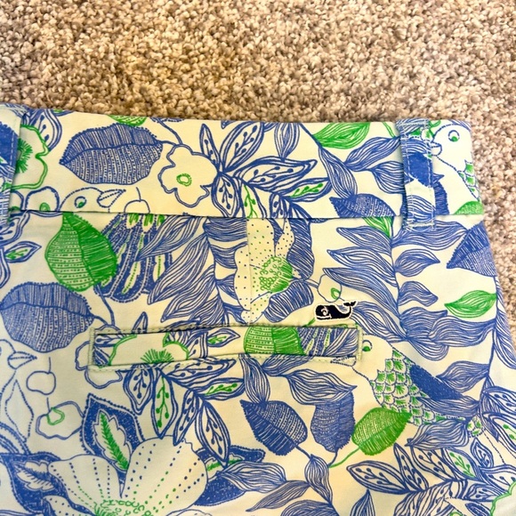 Vineyard Vines Blue and Green Floral Women's Shorts - Picture 5 of 5